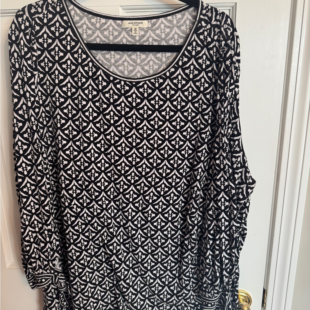 Anne Klein Black and White Patterned Women's Top